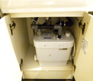 地下にもトイレ・洗面台が設置可能に、<br>コンパクトな排水圧送（粉砕）ポンプ登場！
